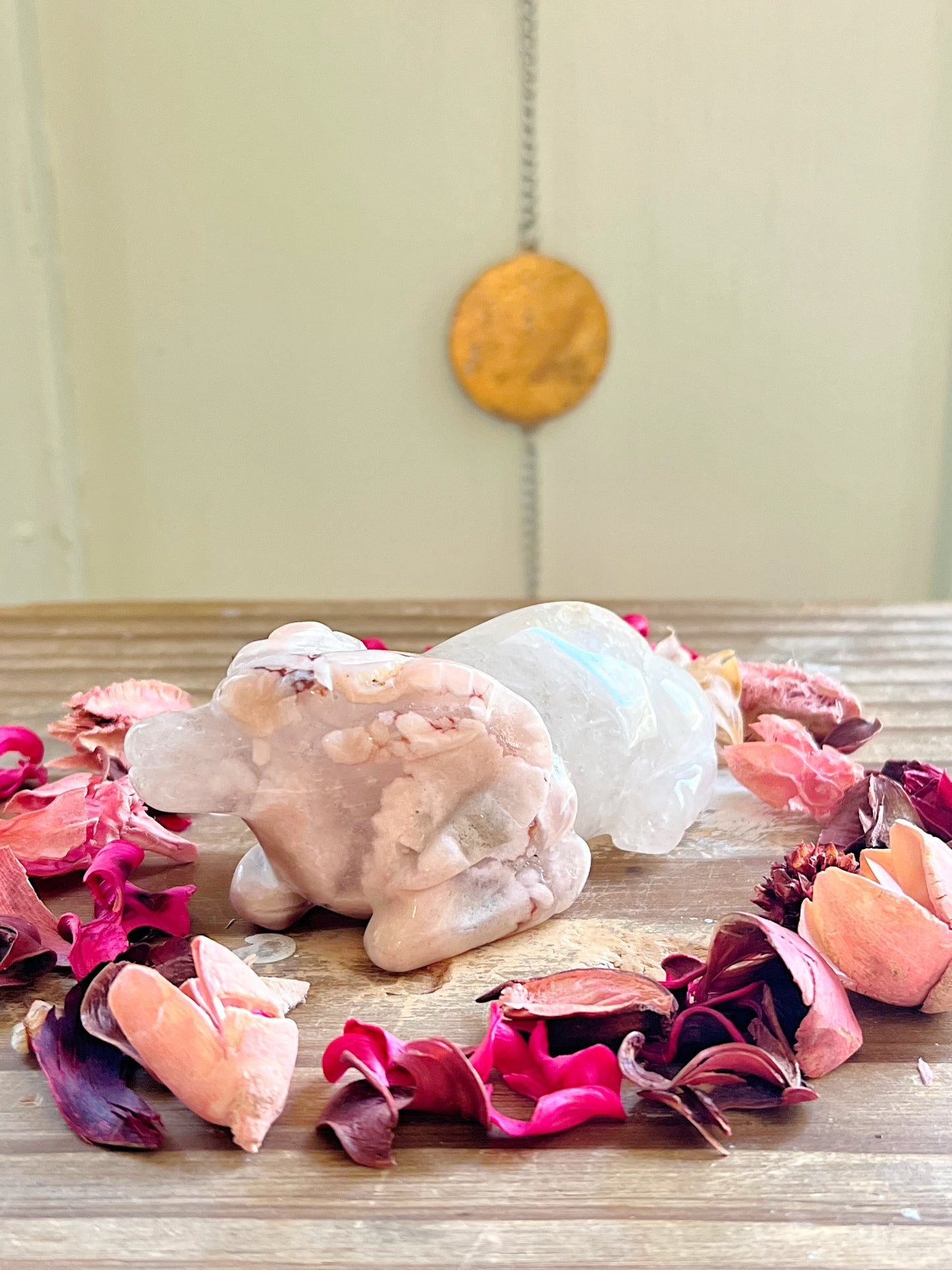 Flower Agate x Quartz Ram Carving