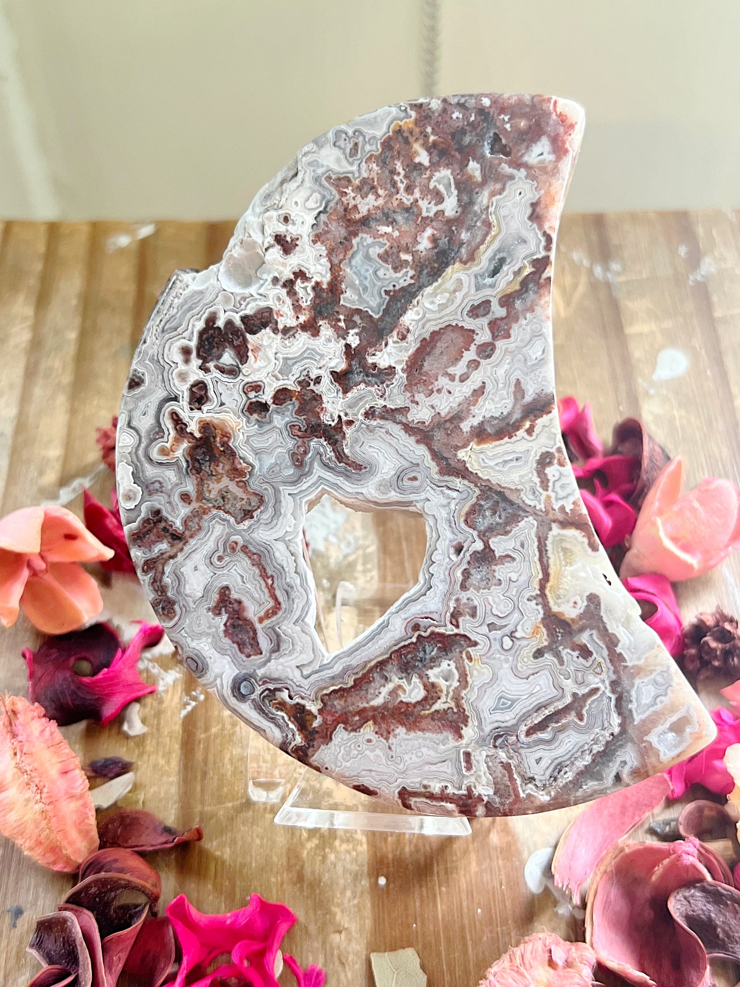 Druzy Mexican Lace Agate Moon On Stand