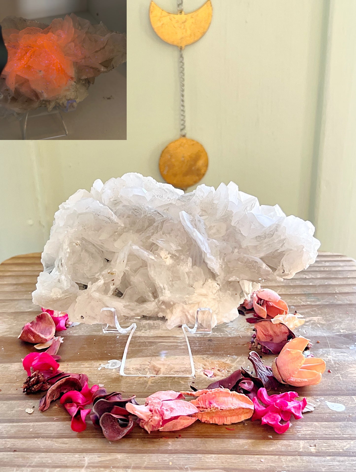 Dog Tooth Calcite x Pyrite Cluster UV REACTIVE with Stand