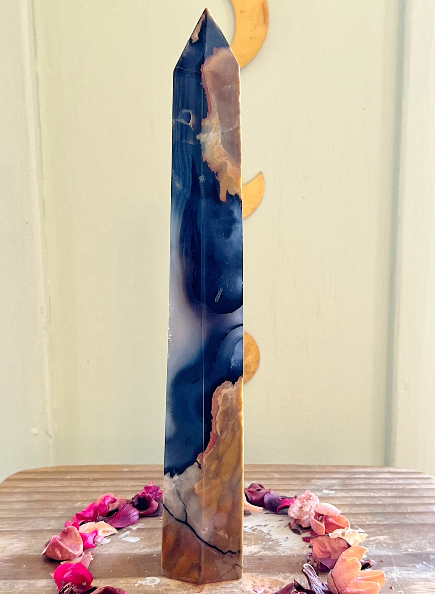 XXL Volcano Agate Tower UV REACTIVE