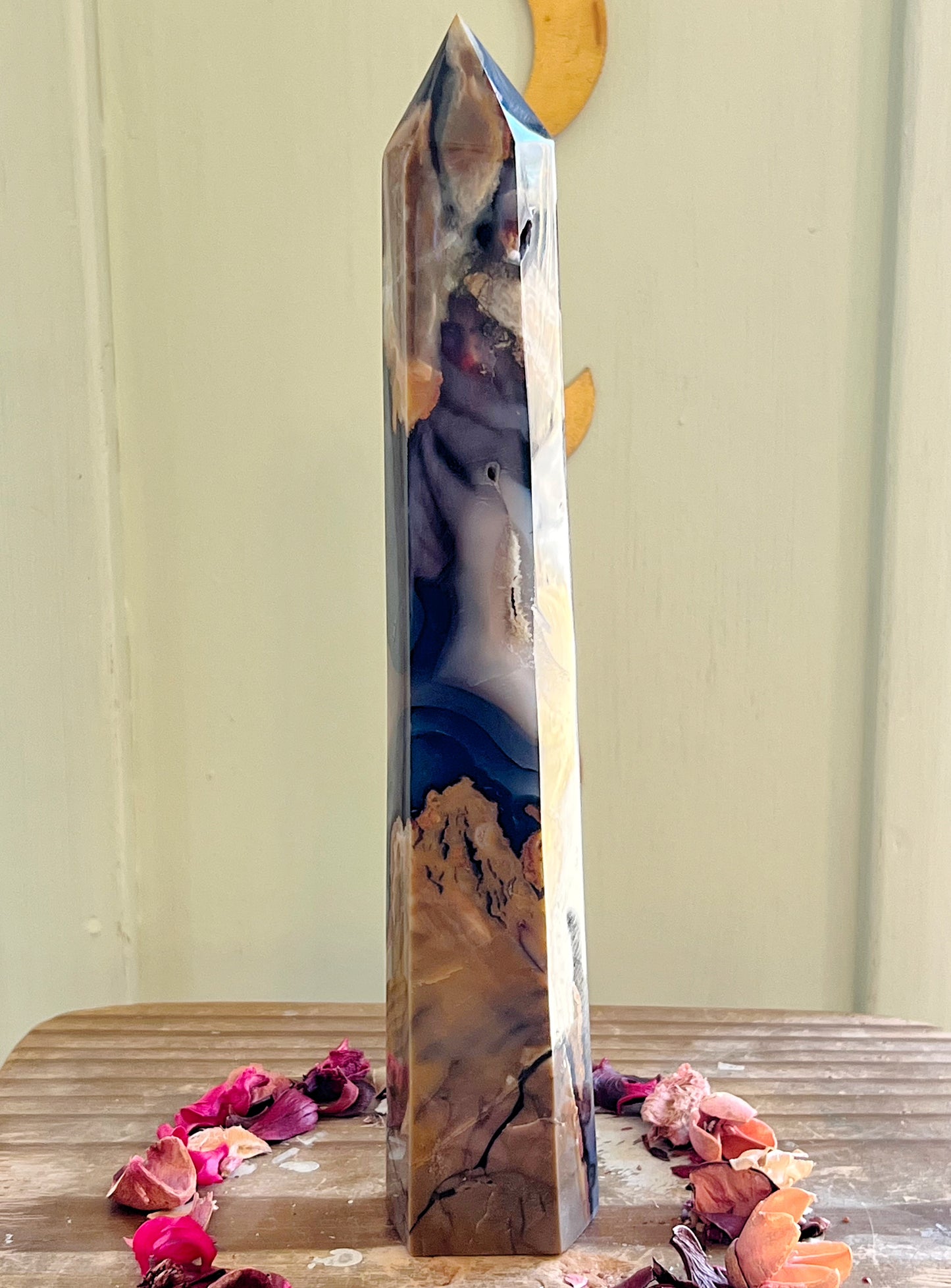 XXL Volcano Agate Tower UV REACTIVE