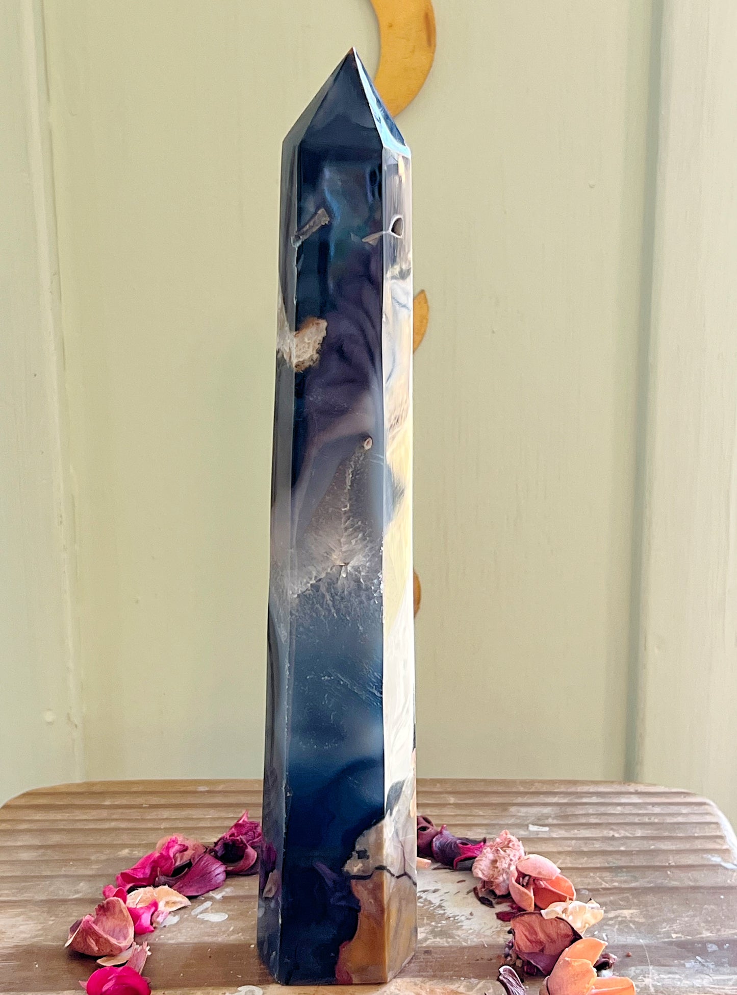 XXL Volcano Agate Tower UV REACTIVE