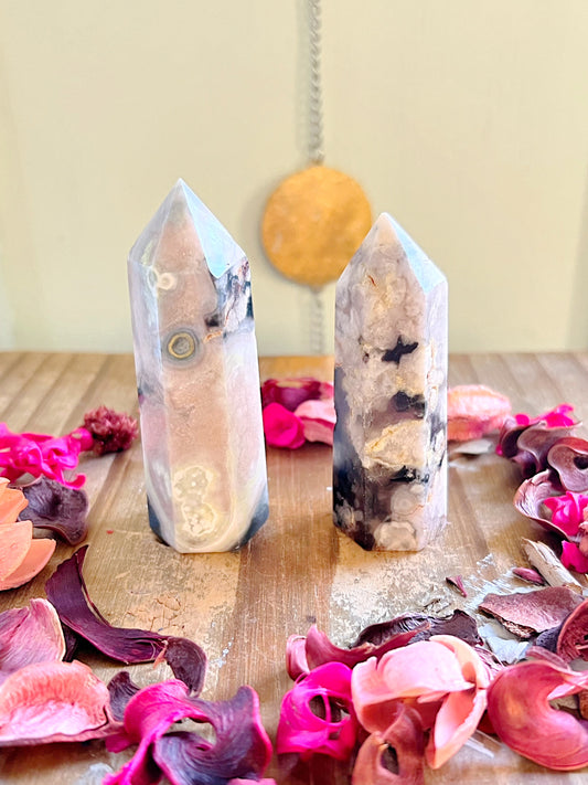 Black Flower Agate Towers