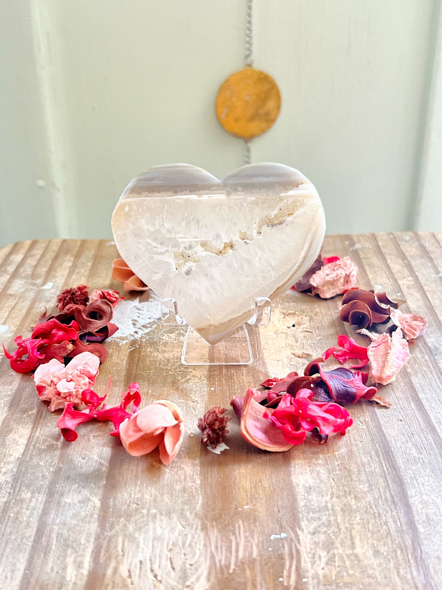 Druzy Agate x Quartz Hearts on Stands