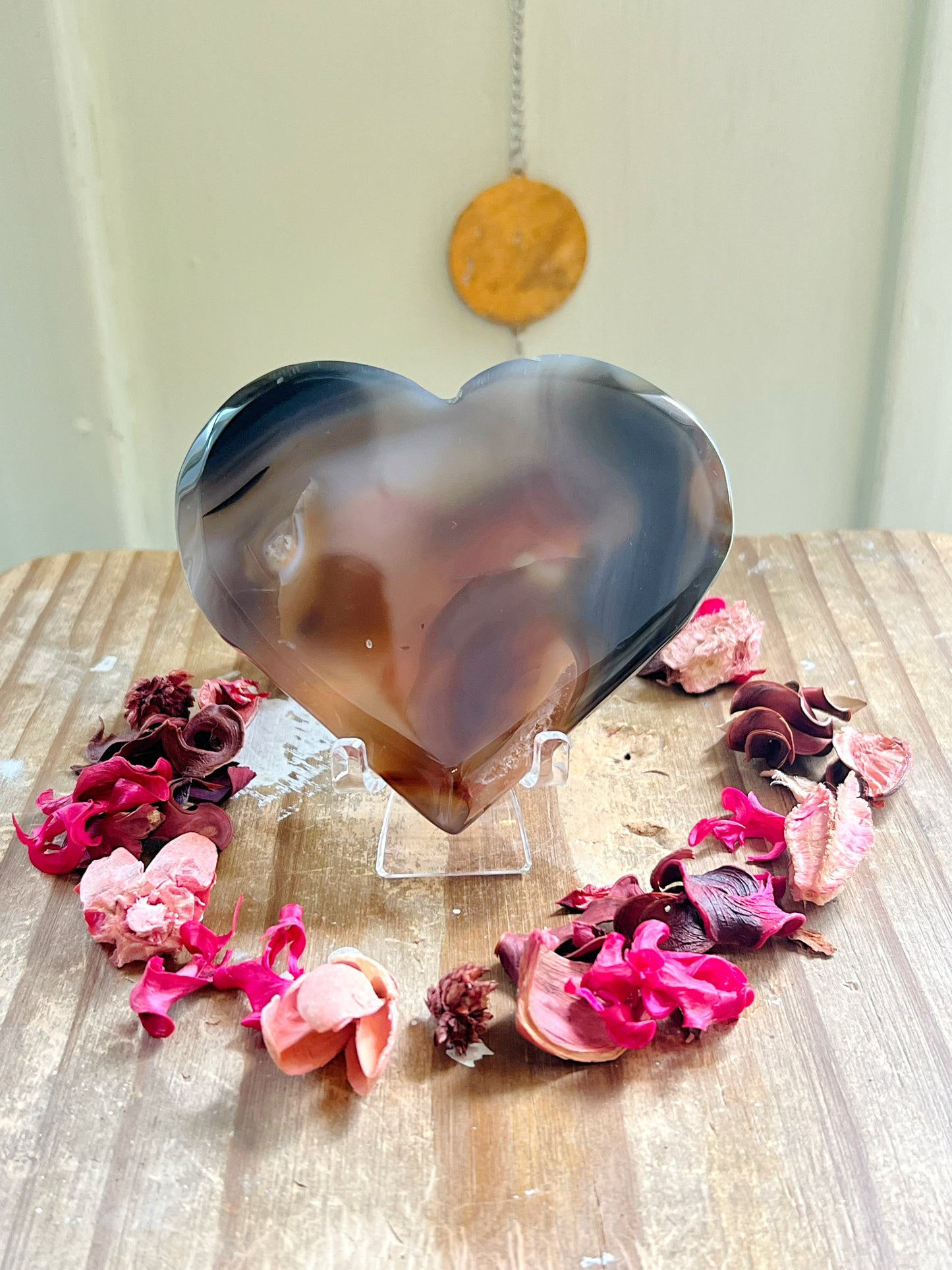 Druzy Agate x Quartz Hearts on Stands