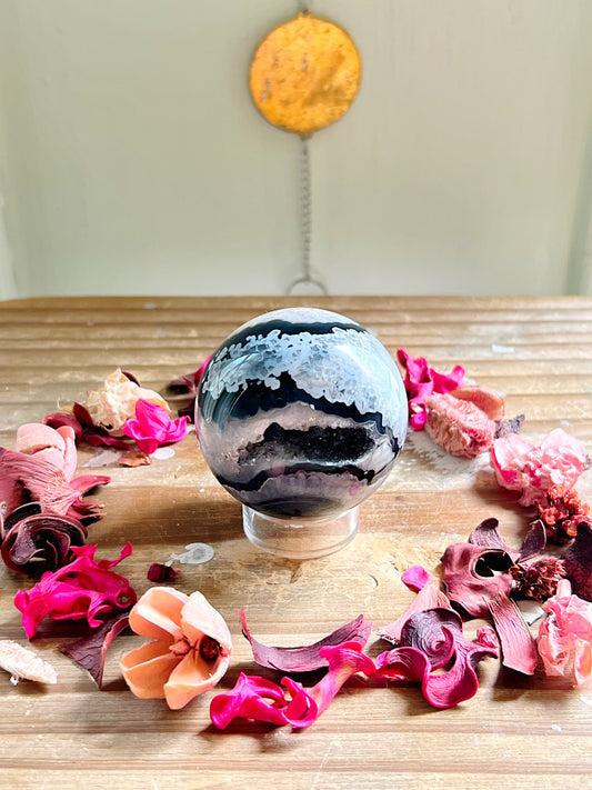 Druzy Black Agate x Amethyst Sphere