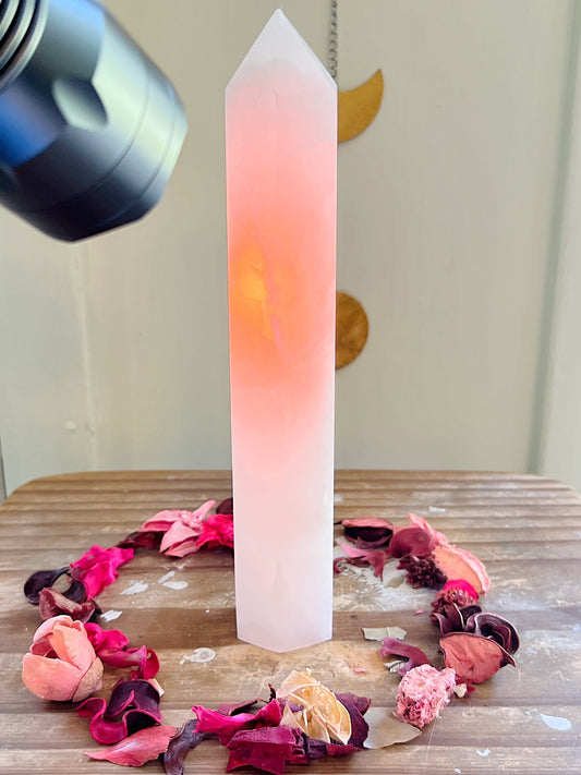 XL Mangano Calcite Tower UV REACTIVE
