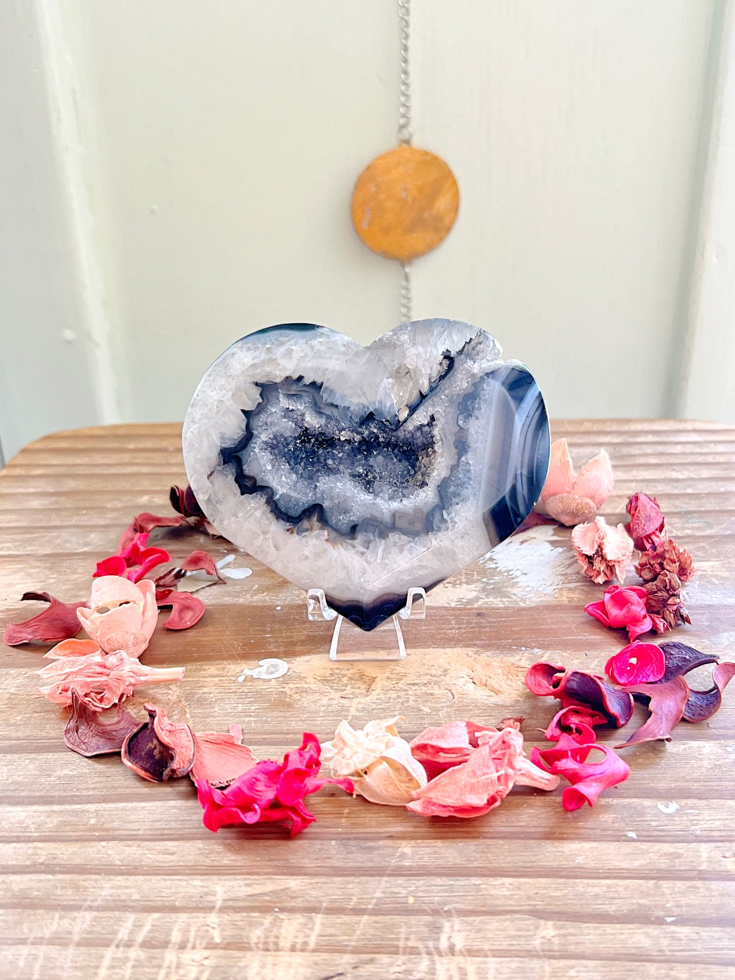 Druzy Black Agate x Quartz Hearts on Stands