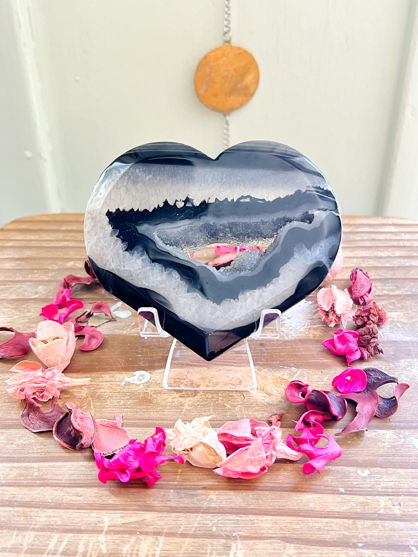 Druzy Black Agate x Quartz Hearts on Stands